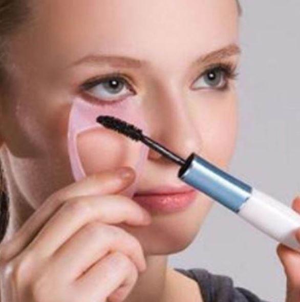 Gadgets d'Eve beauté MASCORI™_: Cet outil vous permet d'appliquer le mascara rapidement et sans effort